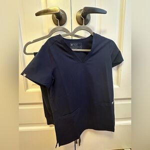 Fig navy scrub top size xs never worn